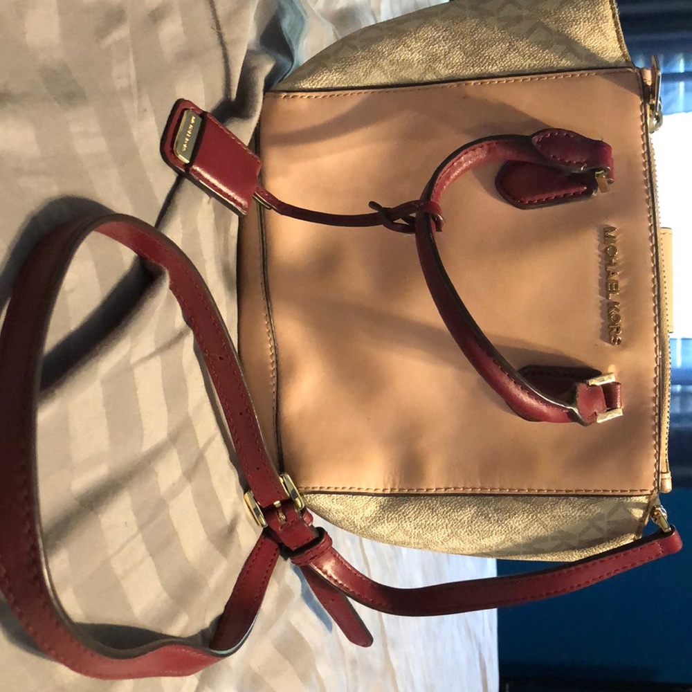 Micheal kors purse